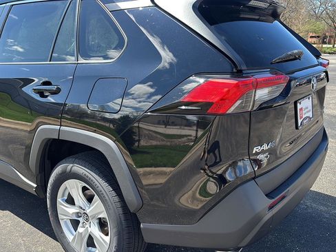 Used 2020 Toyota RAV4 XLE w/ Convenience Package image 26
