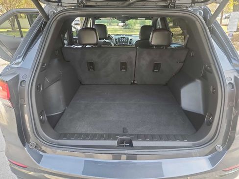 Used 2023 Chevrolet Equinox RS image 32