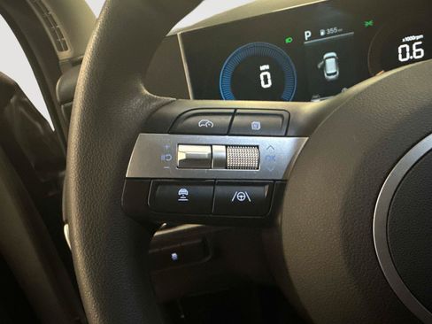 Used 2025 Hyundai Tucson SE AWD/4WD image 33