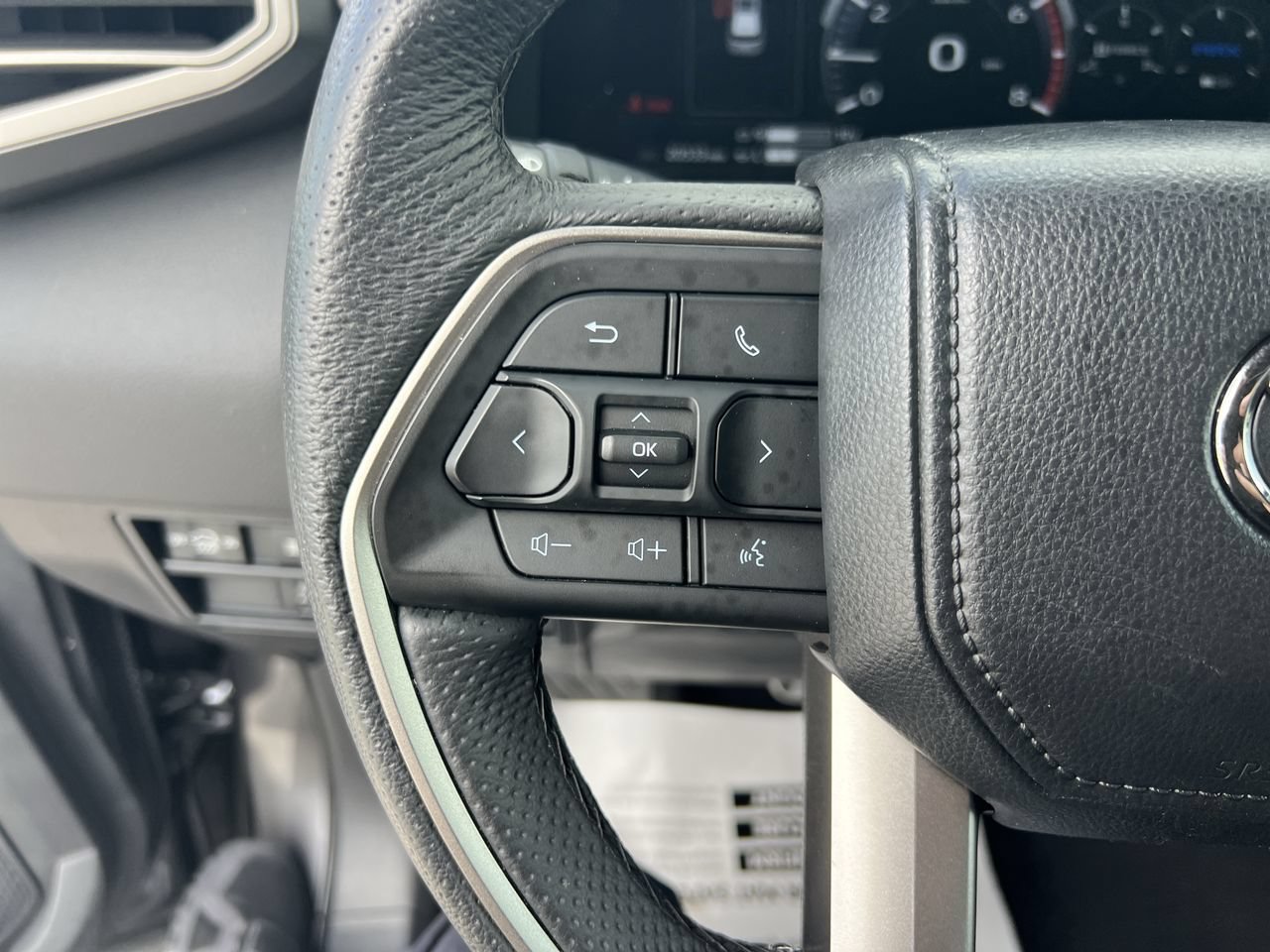 Used 2026 Toyota Sequoia SR5 w/ TRD Off-Road Package AWD/4WD image 19