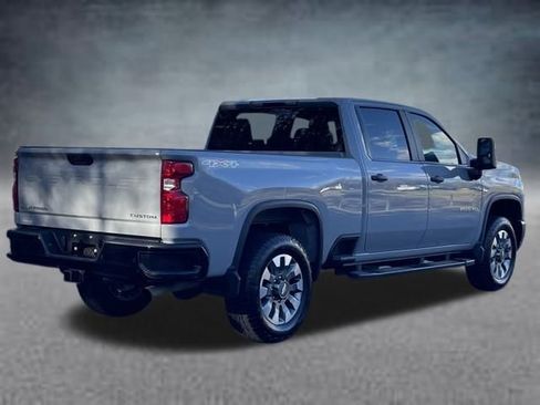 Used 2024 Chevrolet Silverado 2500 Custom w/ Custom Value Package image 3