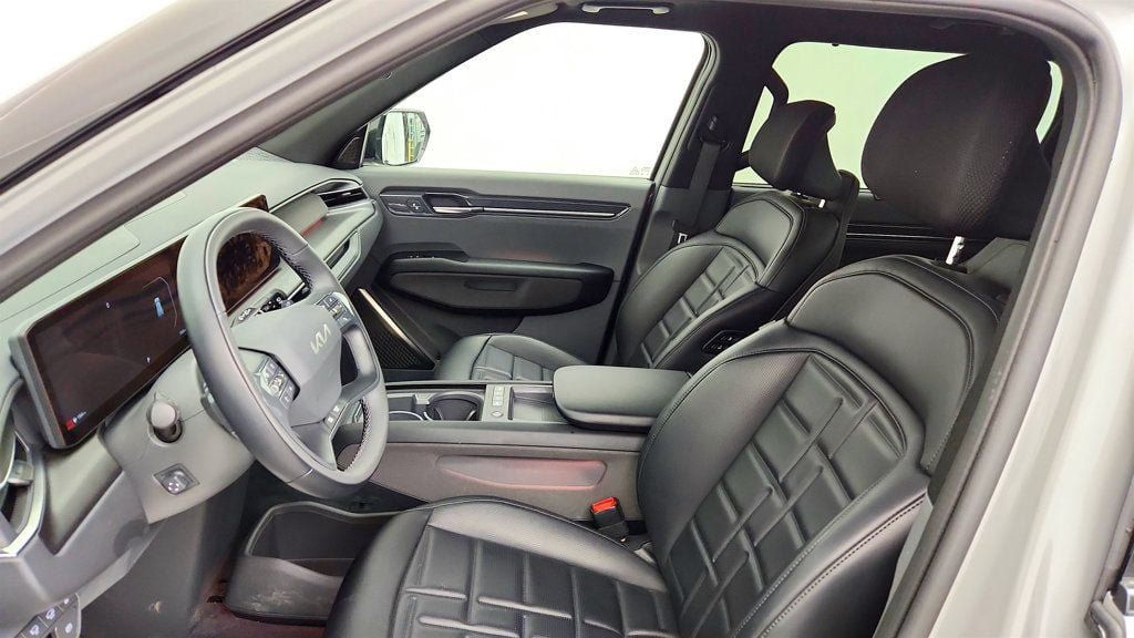 Used 2026 Kia EV9 Land w/ Nightfall Edition Package AWD/4WD image 18