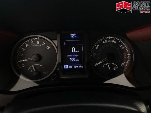 Used 2017 Toyota Tacoma TRD Off-Road w/ Premium & Technology Package AWD/4WD image 18