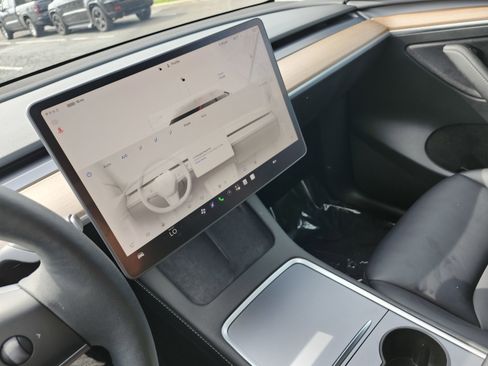 Used 2023 Tesla Model Y Long Range AWD/4WD image 27