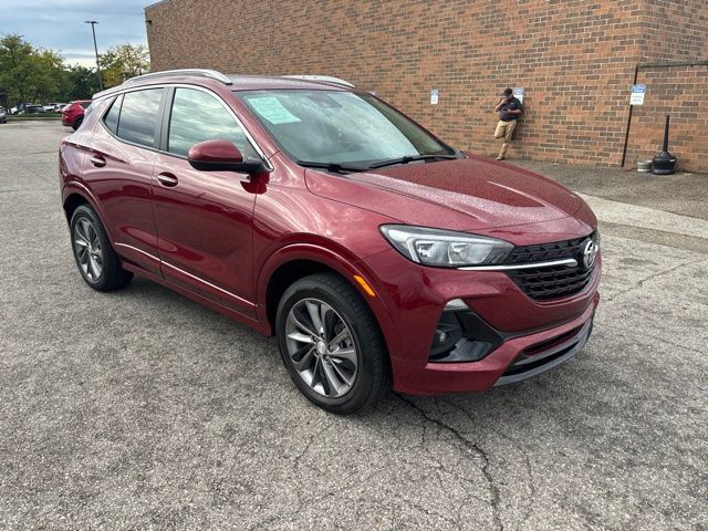 Used 2022 Buick Encore GX Select w/ Sport Touring Package AWD/4WD image 2