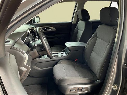 Used 2020 Chevrolet Traverse LT image 21