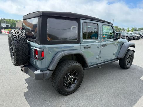 Used 2024 Jeep Wrangler Unlimited AWD/4WD image 12