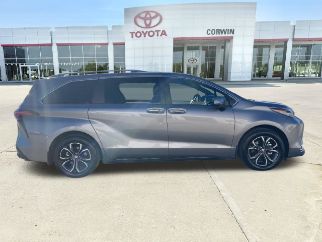 Used 2026 Toyota Sienna Platinum AWD/4WD image 6