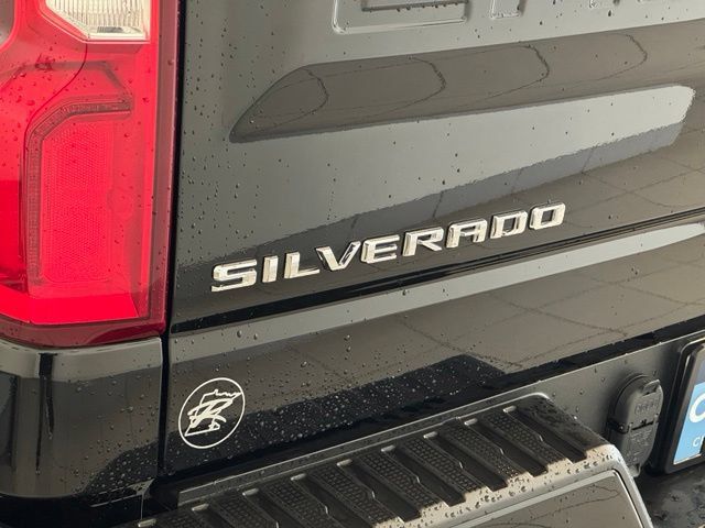 Used 2022 Chevrolet Silverado 1500 Custom Trail Boss AWD/4WD image 44