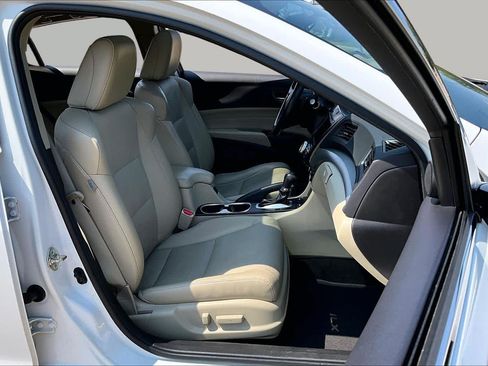 Used 2017 Acura ILX FWD image 9