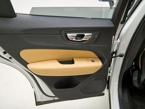 Certified 2025 Volvo XC60 T8 Ultra w/ Protection Package Premier image 20