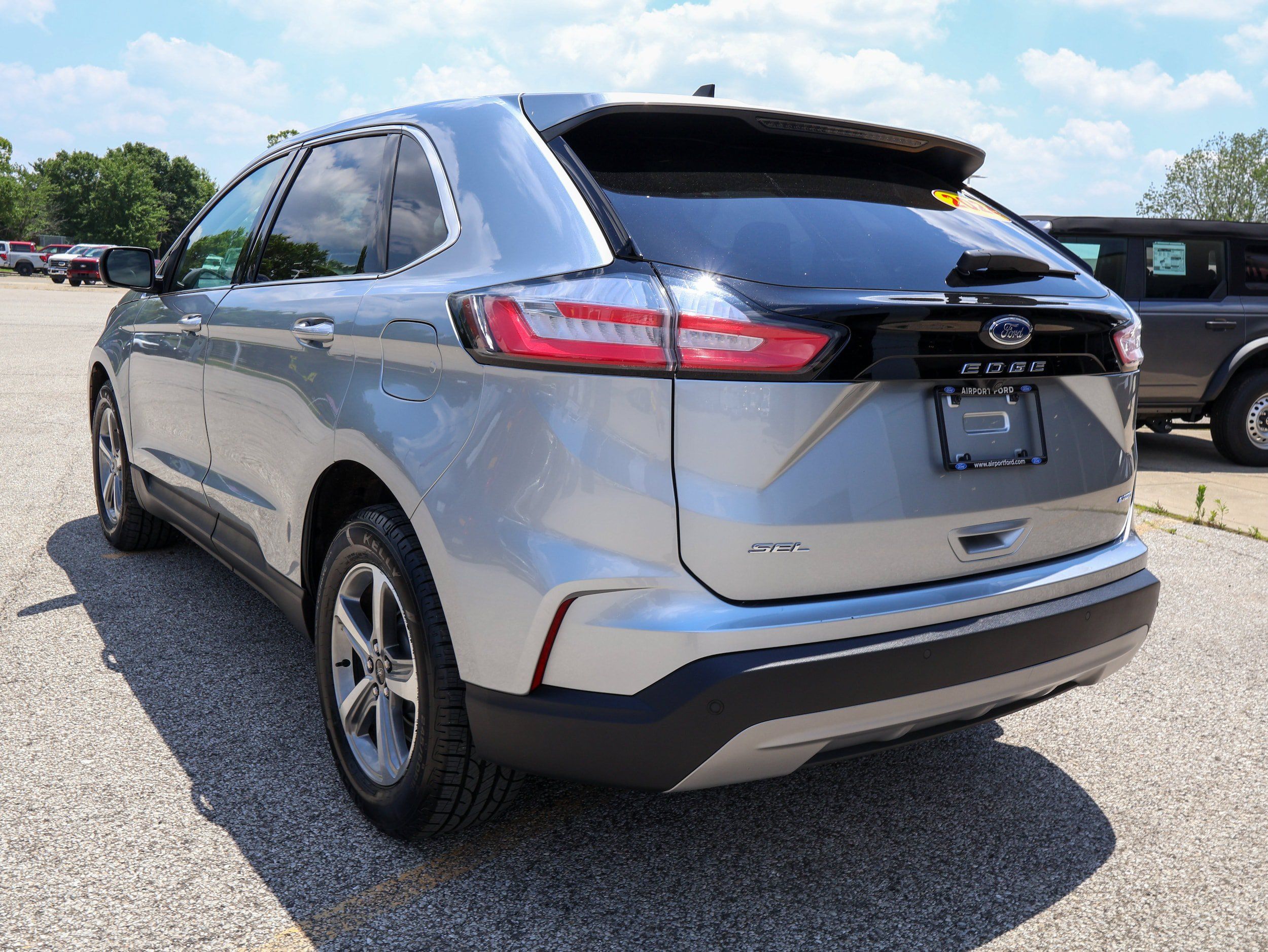 Used 2024 Ford Edge SEL w/ Convenience Package AWD/4WD image 3