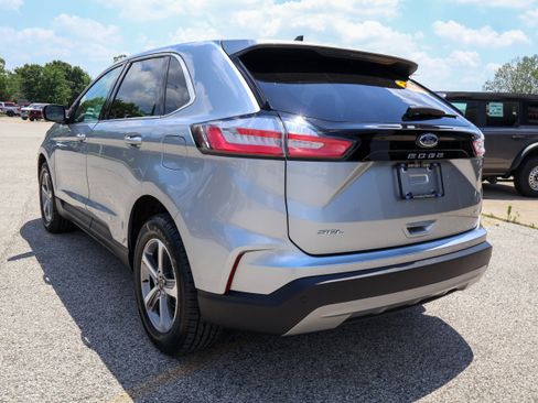 Used 2024 Ford Edge SEL w/ Convenience Package AWD/4WD image 3