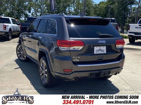 Used 2017 Jeep Grand Cherokee Overland w/ Jeep Active Safety Group AWD/4WD image 40