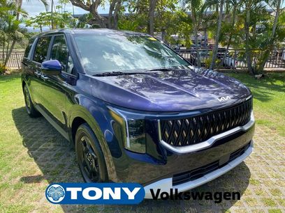 Used 2025 Kia Carnival