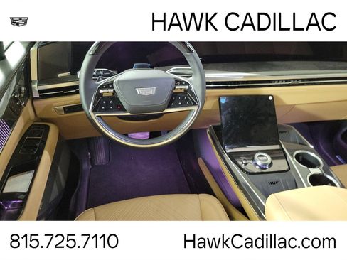 New 2025 Cadillac Escalade IQ Luxury 2 AWD/4WD image 16