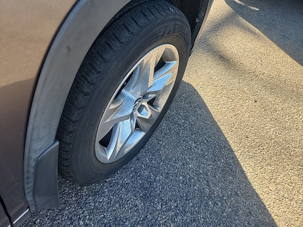 Used 2019 Toyota Highlander Limited AWD/4WD image 15