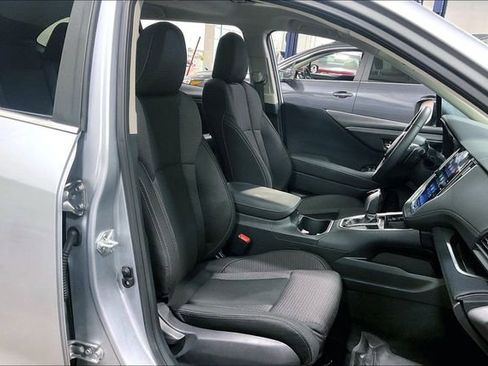 Used 2025 Subaru Outback Premium image 7