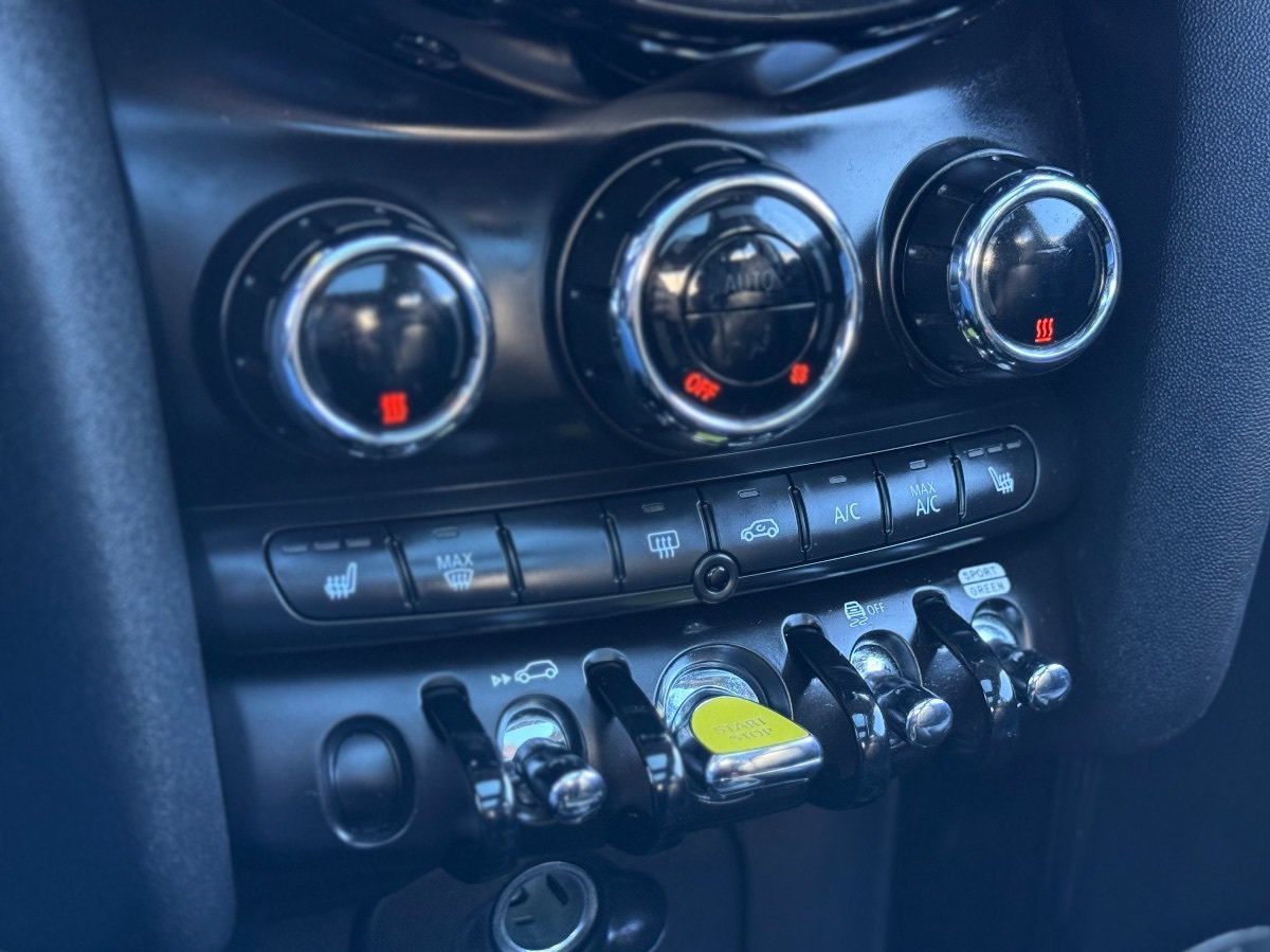 Used 2024 MINI Cooper SE FWD image 22