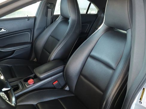 Used 2018 Mercedes-Benz CLA 250 image 14