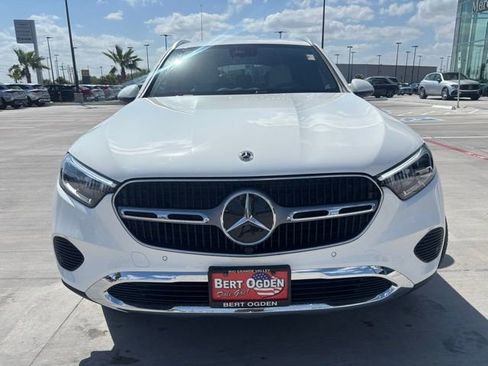 Used 2026 Mercedes-Benz GLC 300 image 2