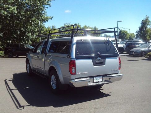 Used 2020 Nissan Frontier SV AWD/4WD image 3