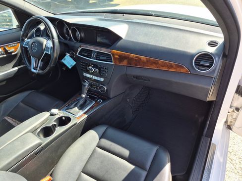 Used 2013 Mercedes-Benz C 250 Sedan image 31