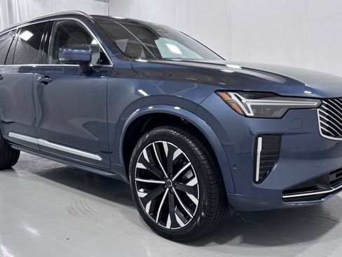 Certified 2026 Volvo XC90 B6 Plus AWD/4WD image 4