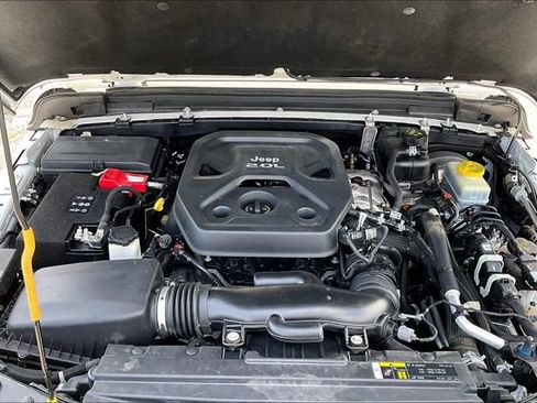 Used 2019 Jeep Wrangler Unlimited Sahara w/ Safety Group AWD/4WD image 30
