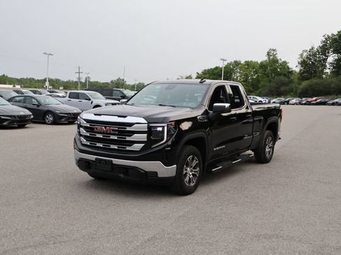 Used 2023 GMC Sierra 1500 SLE w/ X31 Off-Road Package AWD/4WD image 3