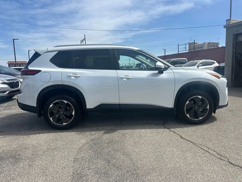 Certified 2024 Nissan Rogue SV w/ SV Premium Package image 7
