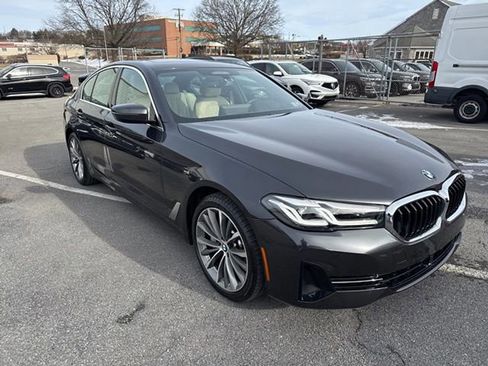 Used 2021 BMW 530i xDrive 530i xDrive w/ Premium Package image 3