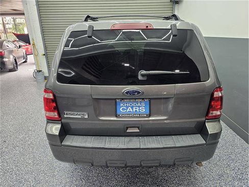 Used 2010 Ford Escape XLT image 4