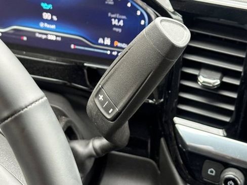 Used 2025 Chevrolet Silverado 1500 LT image 32