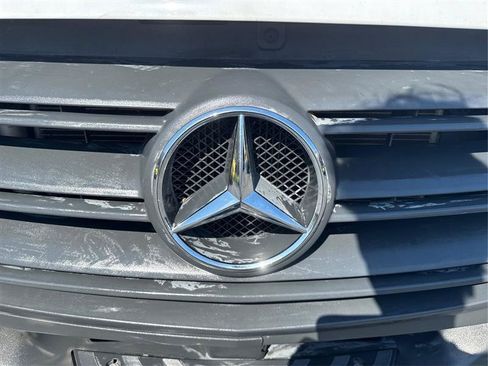 Used 2021 Mercedes-Benz Sprinter 2500 image 24