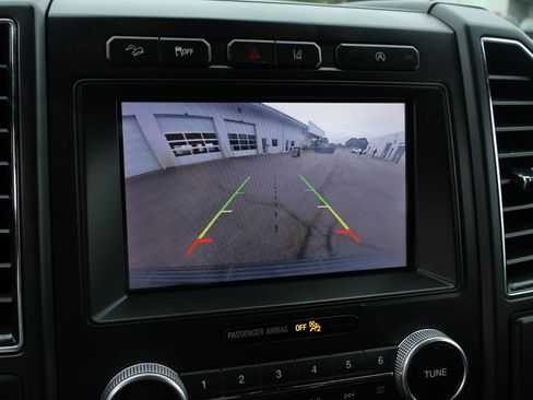 Used 2021 Ford Expedition Limited AWD/4WD image 40