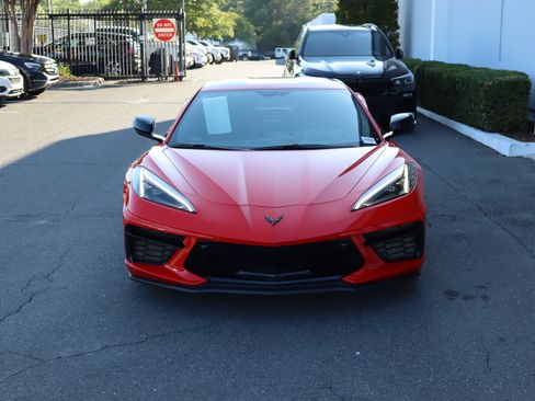 Used 2022 Chevrolet Corvette Stingray Preferred Cpe w/ Z51 Performance Package RWD image 3