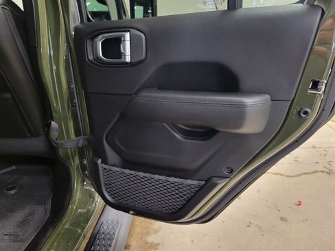 Used 2023 Jeep Wrangler Unlimited Sahara AWD/4WD image 69