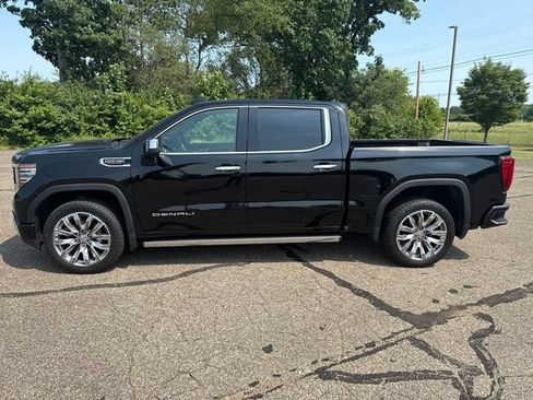 Used 2023 GMC Sierra 1500 Denali w/ Denali Reserve Package AWD/4WD image 2