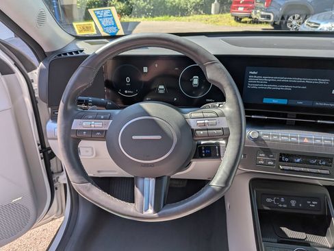 Used 2024 Hyundai Kona Limited AWD/4WD image 8