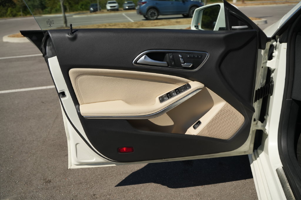 Used 2018 Mercedes-Benz CLA 250 4MATIC image 14