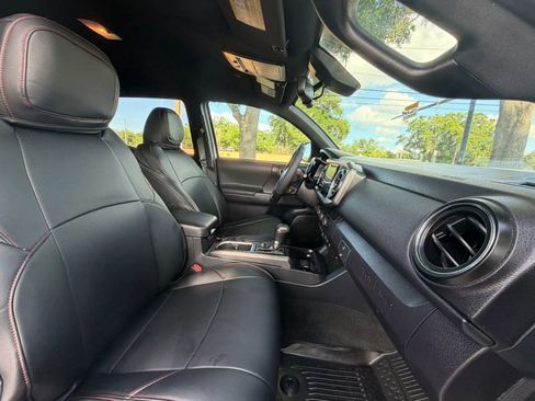 Used 2019 Toyota Tacoma TRD Sport w/ Technology Package AWD/4WD image 15