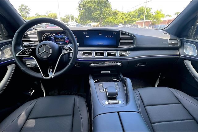 Used 2025 Mercedes-Benz GLS 450 4MATIC image 4