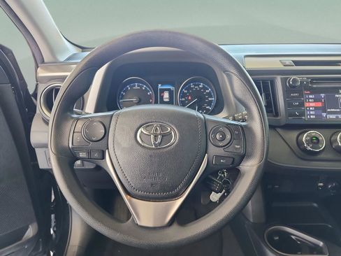 Used 2017 Toyota RAV4 LE image 11
