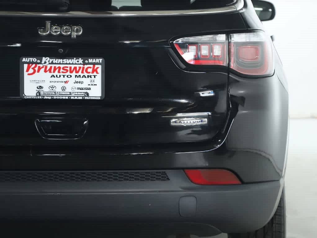 Used 2018 Jeep Compass Latitude FWD image 37