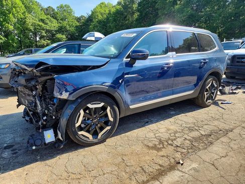 Used 2023 Kia Telluride EX w/ EX Captain's Chair Package FWD image 2