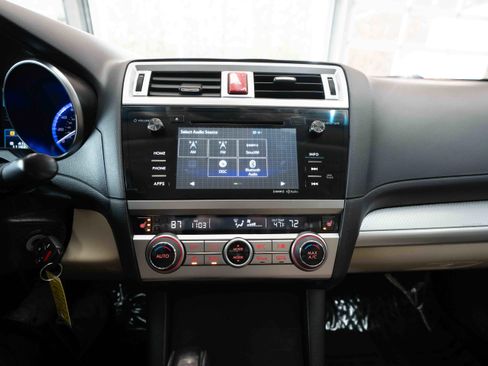 Used 2017 Subaru Legacy 2.5i Premium image 17