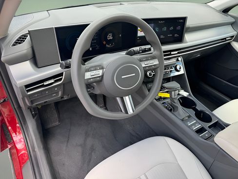 Certified 2025 Hyundai Sonata SE FWD image 21