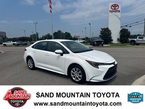 Used 2023 Toyota Corolla LE FWD image 1