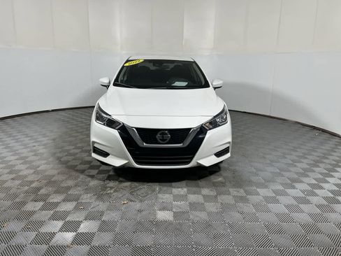 Used 2022 Nissan Versa SV FWD image 3